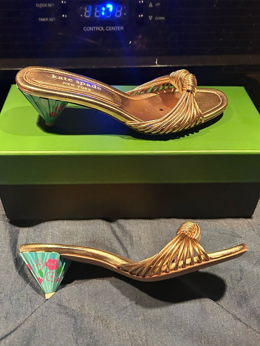 Kate Spade Tiki Sandal- Size 6B